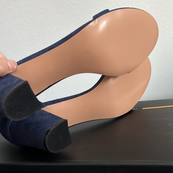 Blue suede open toed chunky heels with ankle strap size 10 - Picture 9 of 9